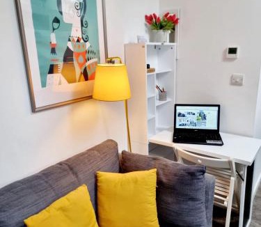 Wolverhampton Apartment | West Park Annex - Central Wolverhampton
