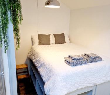 Wolverhampton Apartment | West Park Annex - Central Wolverhampton