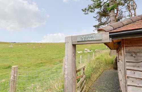 Pontfadog House | Y Caban