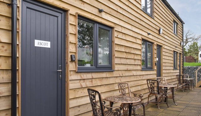 1 bedroom accommodation in Wrexham, near Llangollen