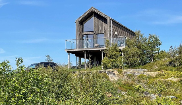1 bedroom lovely home in Lysøysundet