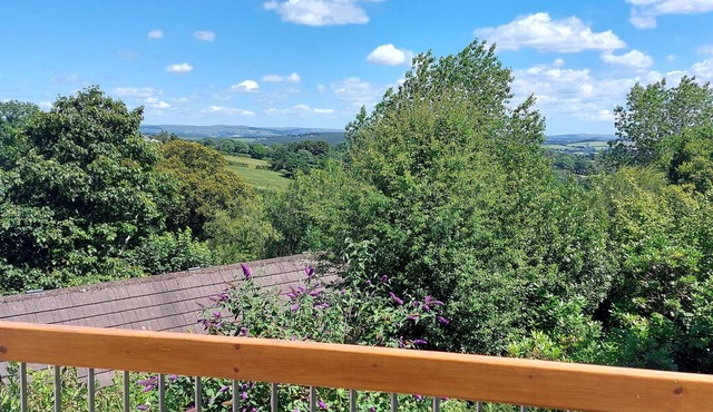 2 Bedroom Apartment with Glorious views over the Tamar Valley and Dartmoor.