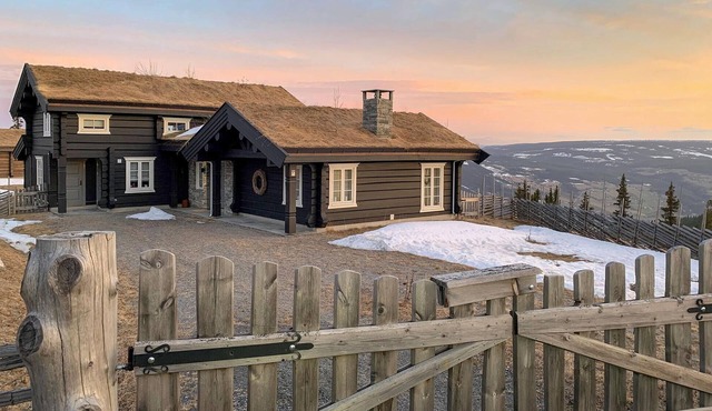 4 bedroom accommodation in Aurdal