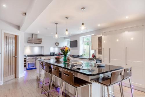 6 Bed in Menston oc-w32974