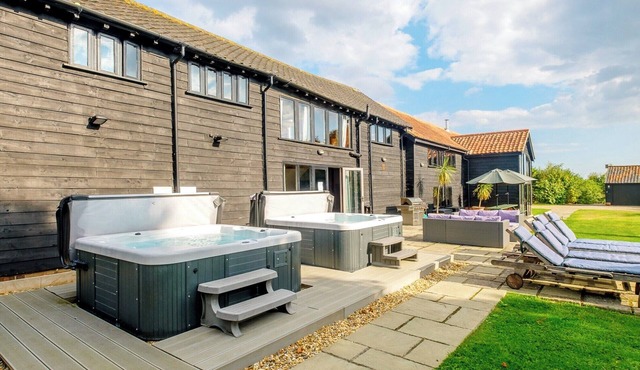 7 bedroom accommodation in Darsham, near Saxmundham