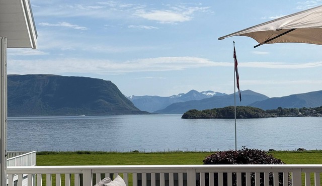 Ålesund: Cozy seaside house in Giske/Norway-panoramic view. Beautiful scenery