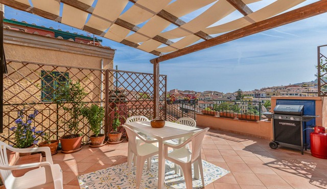 Apartment 'Casa La Torre' with Sea View, Shared Terrace and Wi-Fi