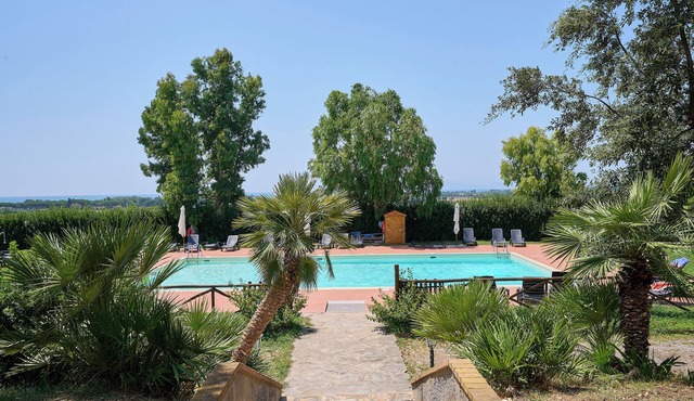 Apartment 'Poggio alle Forche - Luna' with Shared Pool, Shared Garden and Wi-Fi