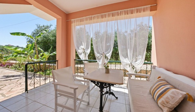 Apartment 'Studio 7' with Shared Garden, Wi-Fi and Air Conditioning