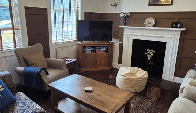 Beautiful 5BR Georgian house