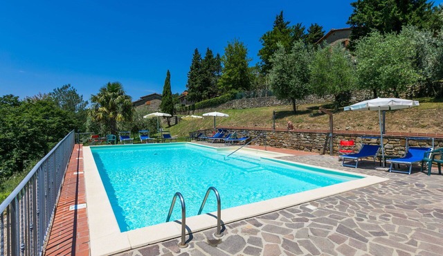 Beautiful apartment for 6 guests with pool, WIFI, TV, patio and panoramic view