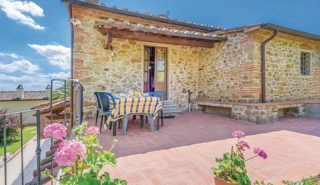 Beautiful apartment in Larciano PT