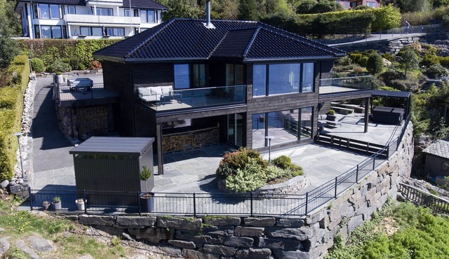 Beautiful villa with sea view, Jacuzzi and only 10 min from Bergen center