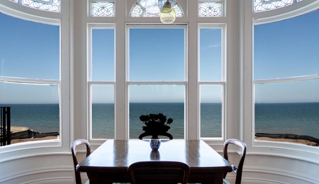 Bellevue - Panoramic Sea Views, Beachfront Luxury