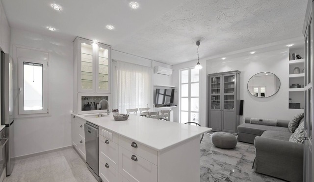 Belva Blue Glyfada Modern 2BR Walk to Ctr & Beach