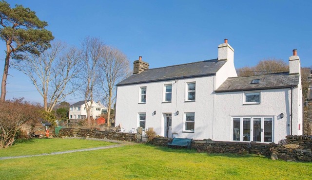 BIG HOUSE, pet friendly, character holiday cottage in Llandecwyn