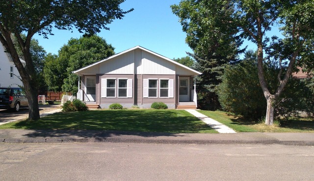 Campbell's Clean & Comfortable Modern Duplex 4472B
