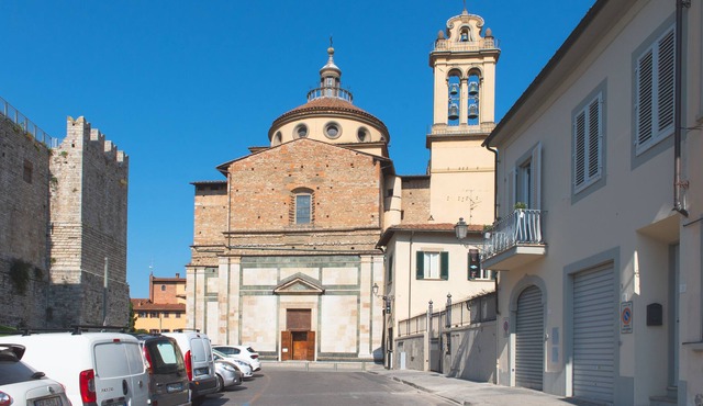 CASA DEMI 'in the heart of Prato and 20 minutes from the center of Florence