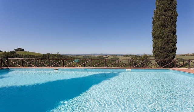 Casa Giobatta O: A characteristic and welcoming one-story apartment that is part of an ancient country house surrounded by the greenery, with Free WI-FI.