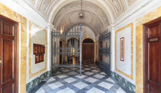 Casa Palatial in Lucca