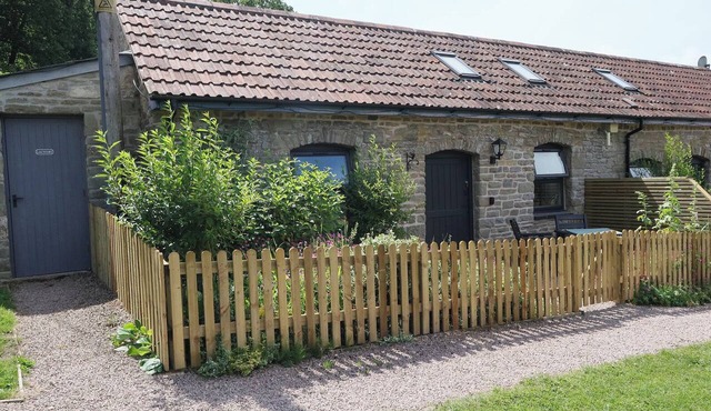 CASTLE RAG, pet friendly, country holiday cottage in Parkend