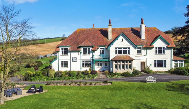 Cedar Grange, Old Cleeve