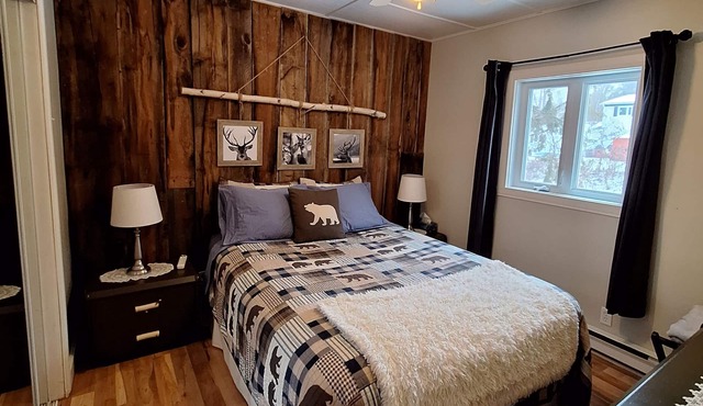 Chalet du Ruisseau Avec Spa - Ski, Quilles, Golf, Lac ou Détente?