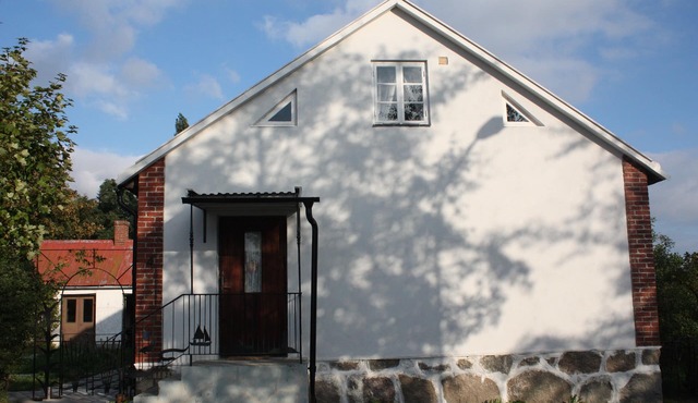 Charming old brick cottage in Summer paradise Osterlen