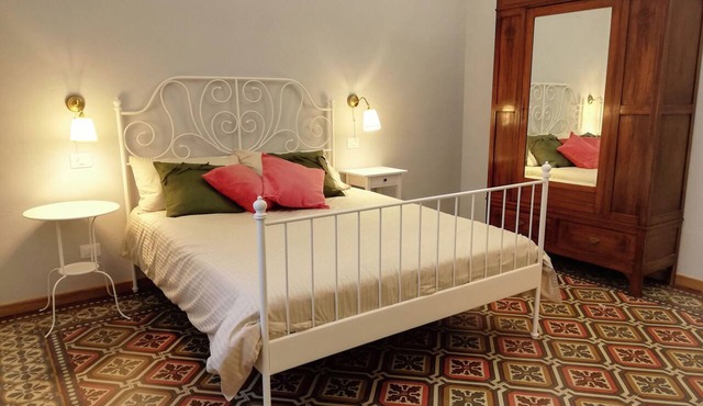 Charming retreat with terrace over Pisa's hidden gardens
