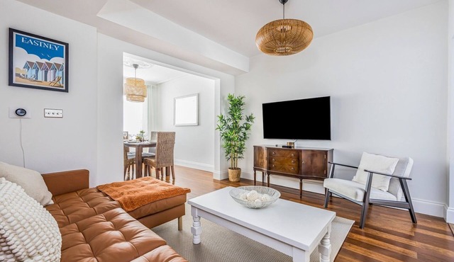 Charming Southsea Family Home - Pass the Keys