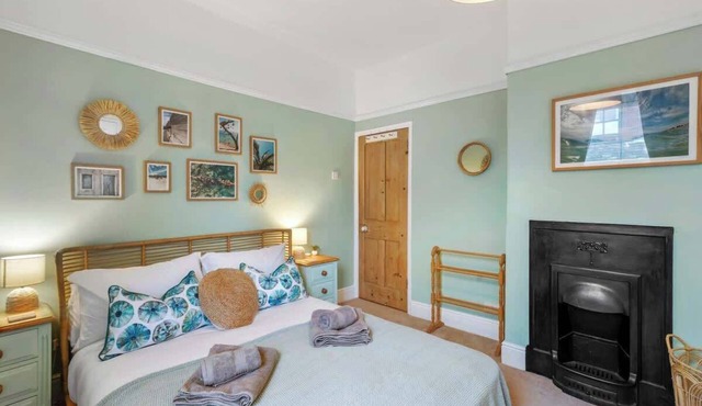 Chic 3BR Stylish House, Central & great for groups