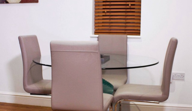 Comfortable, modern 2 bed apartment in the heart of the Old Town