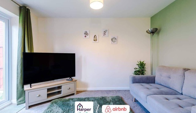 Cosy 3BR Deeside Sleeps 5 | Contractor Stays