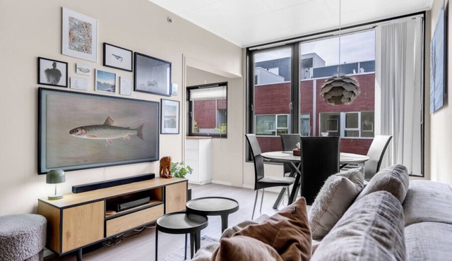 Cosy central apartment - Unique wall paintings