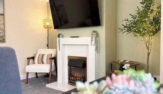 Cozy 3-Bed Bungalow | Sleeps 4 | Free Parking