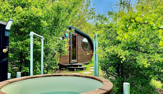 Dinky Disc - Cosy Hot Tub Escape