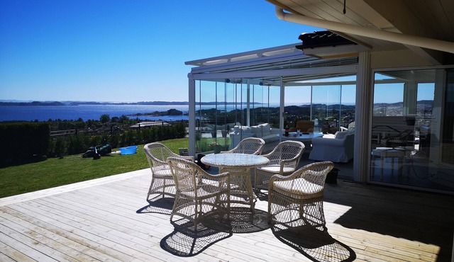 Dream home with panoramic sea views. It doesn't get any better than that.