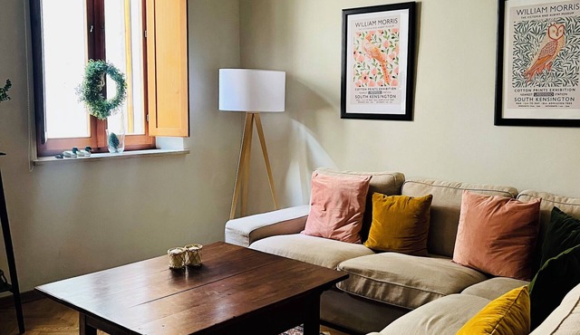 Elegant 2 Bedroom apartment in Centro Storico Siena with A/C