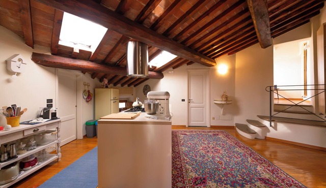 Elegant apartment with panoramic terrace in the historic heart of Pistoia