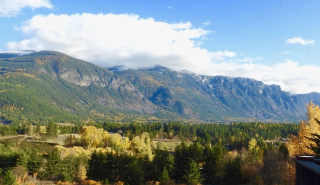 Expansive valley and mountain views