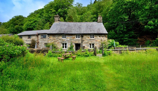 Finest Retreats - Tafarn Trip