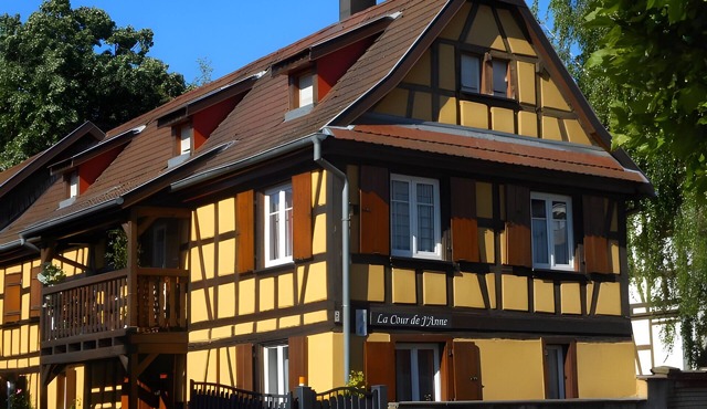 Gite Géranium - La Cour de J'Anne, Schiltigheim Centre, Parking, 4 Guests, 2 Bedrooms