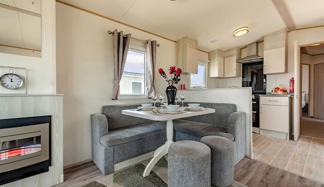 Gold Caravan with parking, decking & sea view