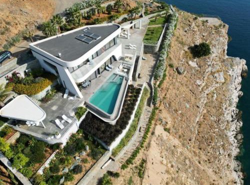 Holiday Home Meltemi Villa Kreta by Interhome