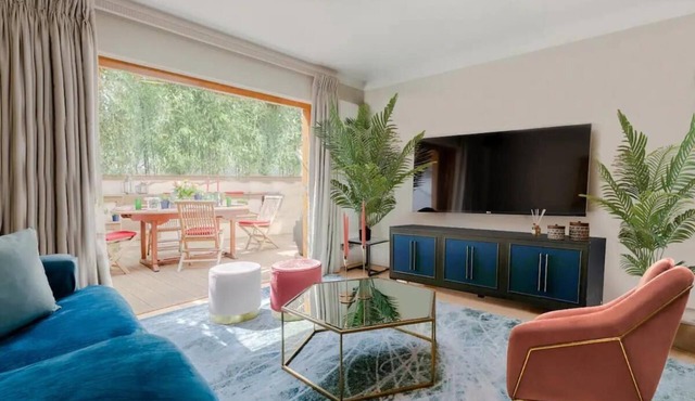 Immaculate Massive Classy Chic Family Abode+Garden off US Embassy (sleeps 8)