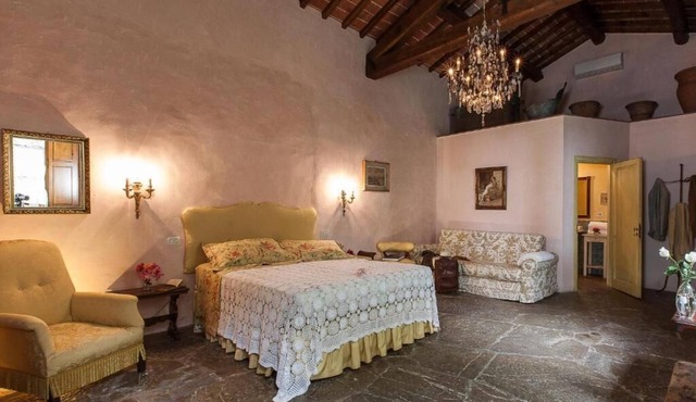 Junior Suite in renaissance Villa with pool close to Florence