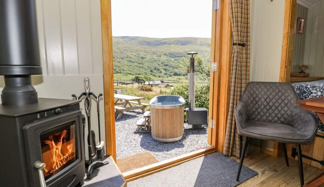 Llethr - Shepherds Hut, Llanbedr