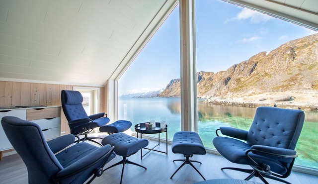 Lofoten Waterfront luxury lodge
