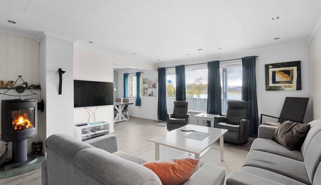 Lovely 4 bedroom house with the view of aurora