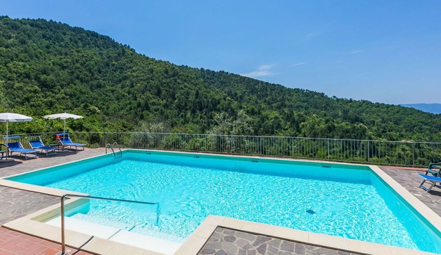 Lovely apartment for 7 people with pool, WIFI, TV and panoramic view